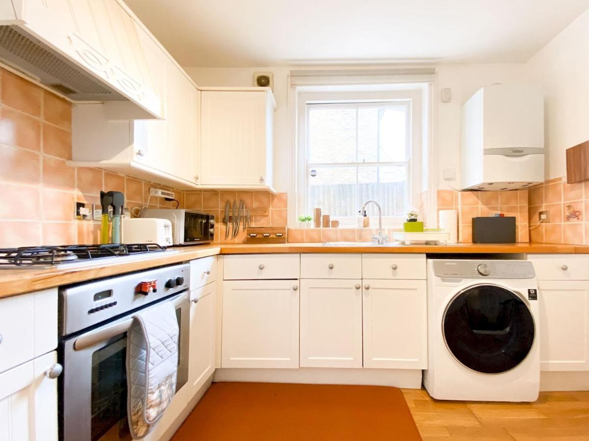 Pass The Keys Garden Apartment In Stockwell ลอนดอน ภายนอก รูปภาพ