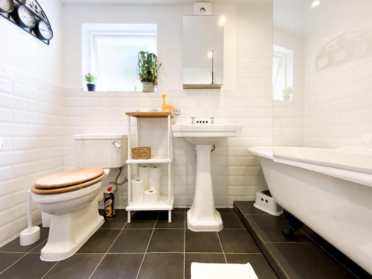 Pass The Keys Garden Apartment In Stockwell ลอนดอน ภายนอก รูปภาพ
