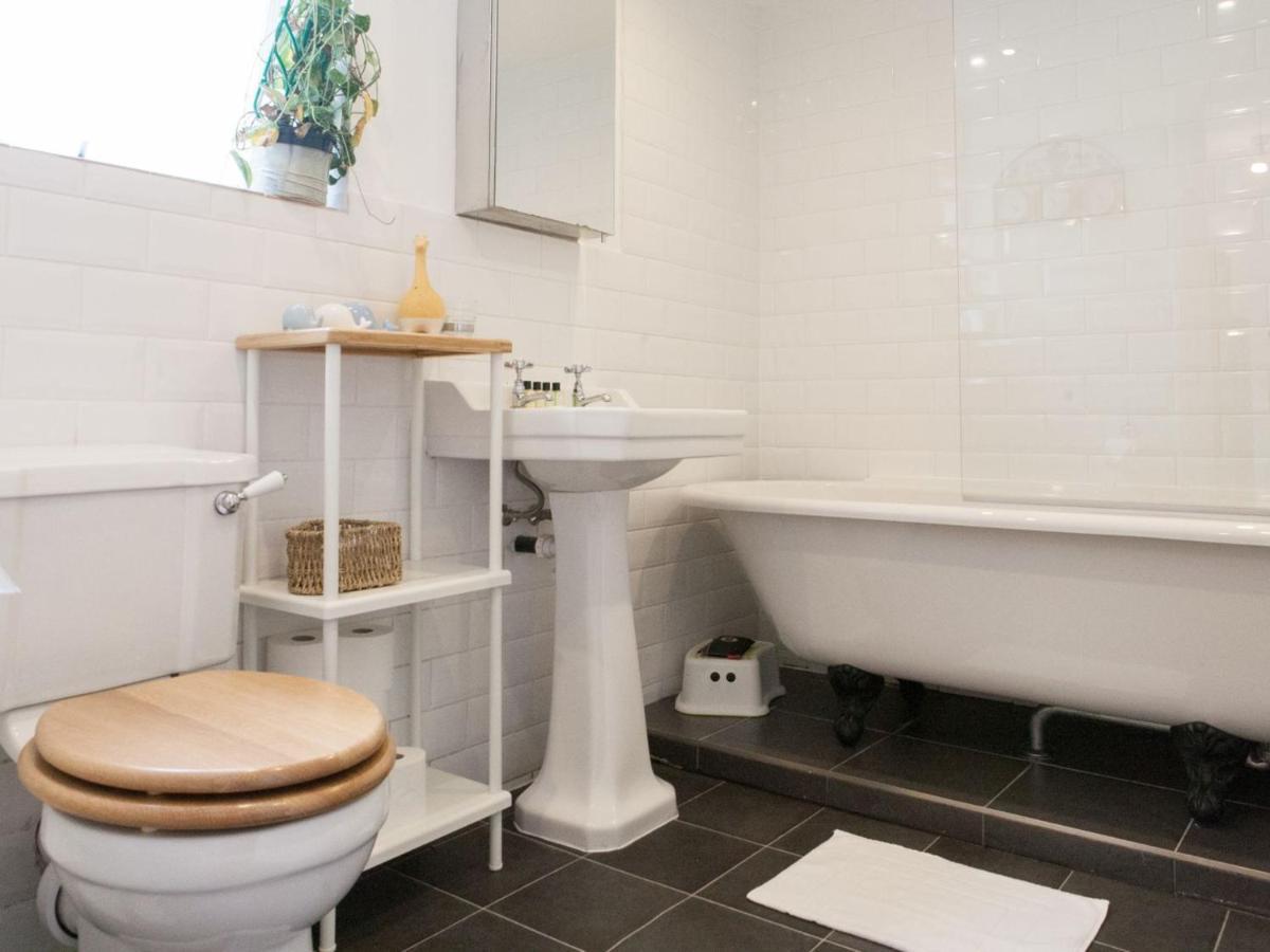 Pass The Keys Garden Apartment In Stockwell ลอนดอน ภายนอก รูปภาพ