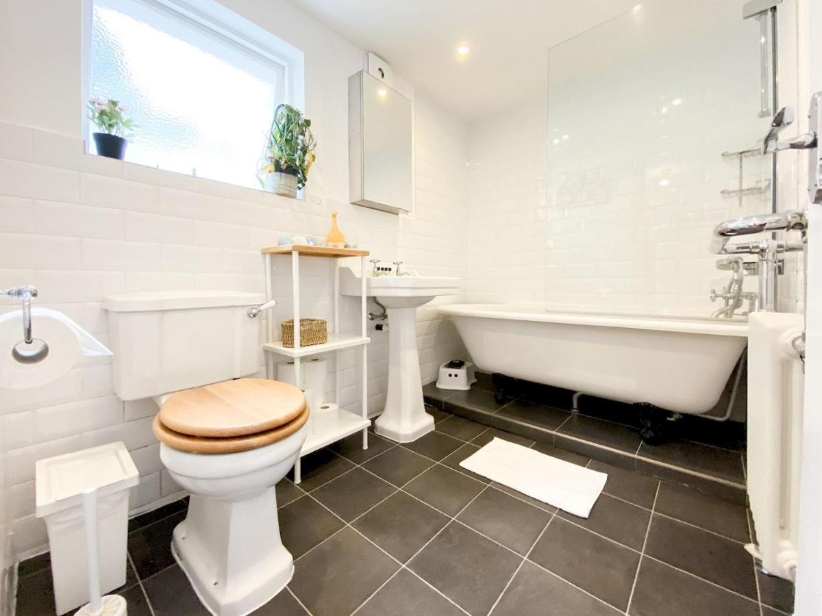 Pass The Keys Garden Apartment In Stockwell ลอนดอน ภายนอก รูปภาพ